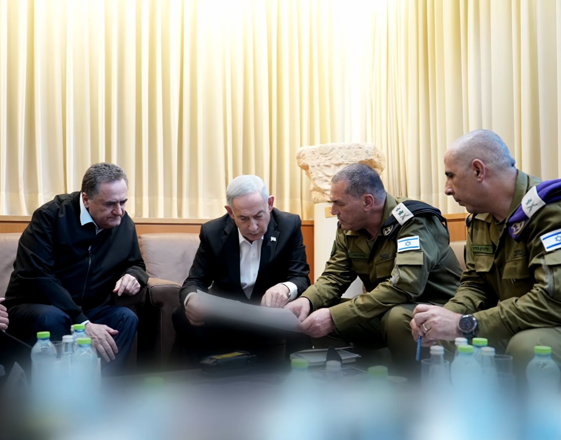 Benjamin Netanyahu s vojnim dužnosnicima