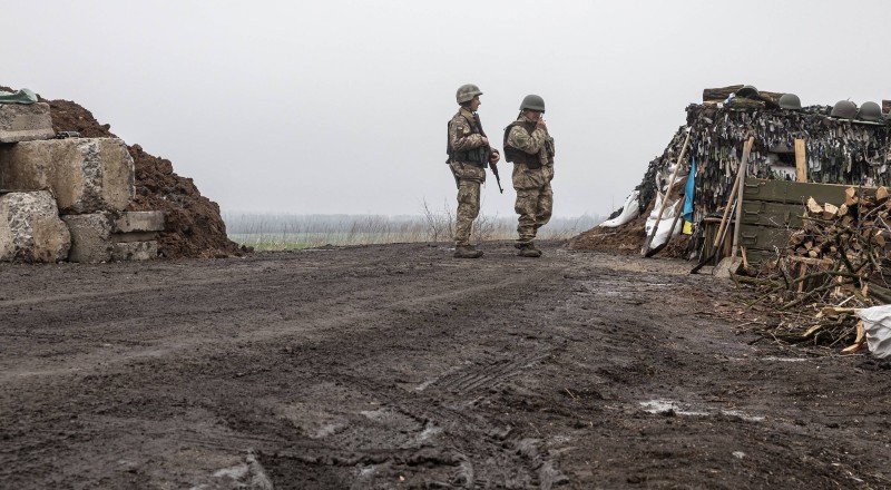 Ukrajinski vojnici u regiji Harkov na istoku Ukrajine, 12. travnja 2022. (izvor: REUTERS/Marko Djurica/Guliver Image)