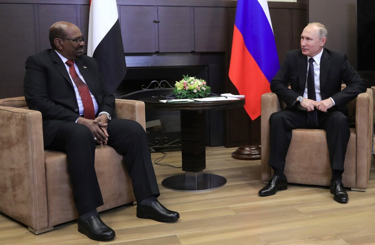 Omar al-Bashir and Vladimir Putin in 2017