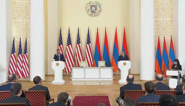 JD Vance i Nikol Pašinjan