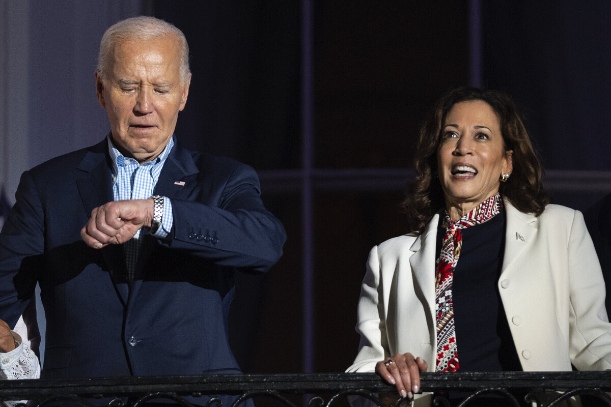 Joe Biden i Kamala Harris na balkonu Bijele kuće 4. srpnja 2024. (izvor: AP Photo/Evan Vucci/Guliver Image)
