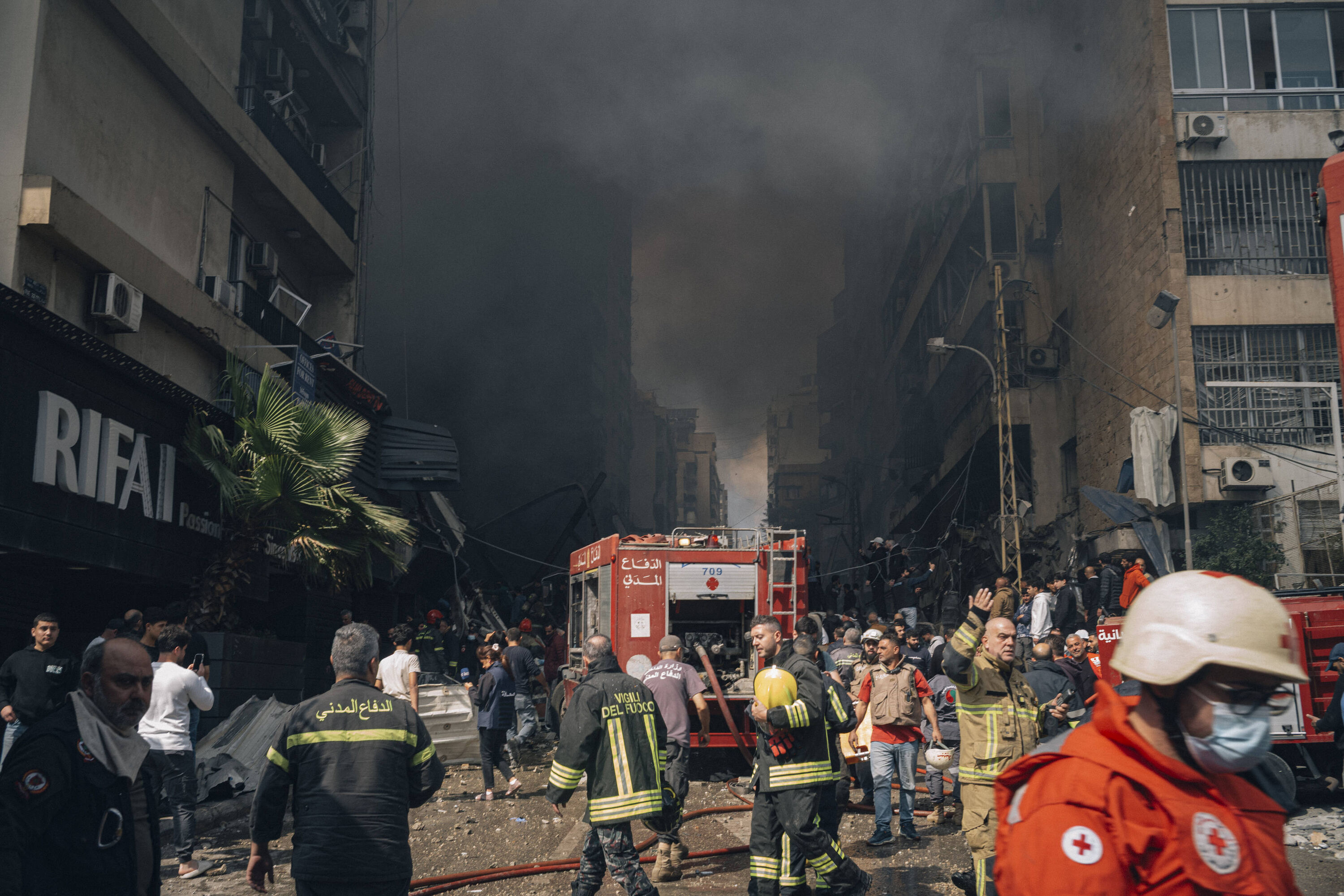 Ahead of what is expected to be a ceasefire in the war that began on 2 March, Israel has carried out its most intense wave of strikes yet on the city of Beirut and across the country. Here, a high-rise building has been completely destroyed in the city centre, in the predominantly Sunni neighbourhood of Mazraa Corniche. - 08/04/2026 - Lebanon / Beirut  Beirut / Beirut - PUBLICATIONxNOTxINxFRAxRUS NicolasxCleuetx/xLexPictorium LePictorium_0331309