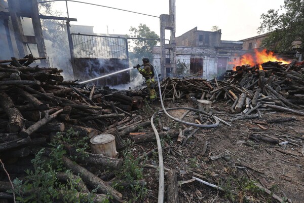 Zaporožje nakon udara drona (izvor: AP Photo/Kateryna Klochko/Guliver Image)