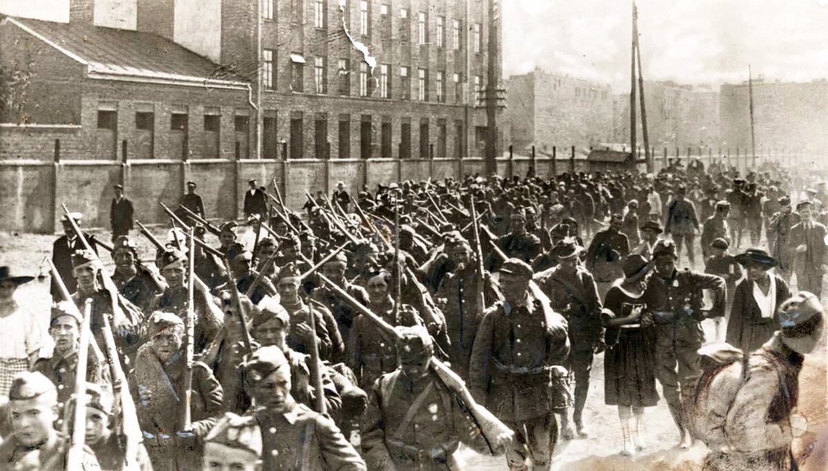 Polish soldiers during the Battle of Warsaw in 1920