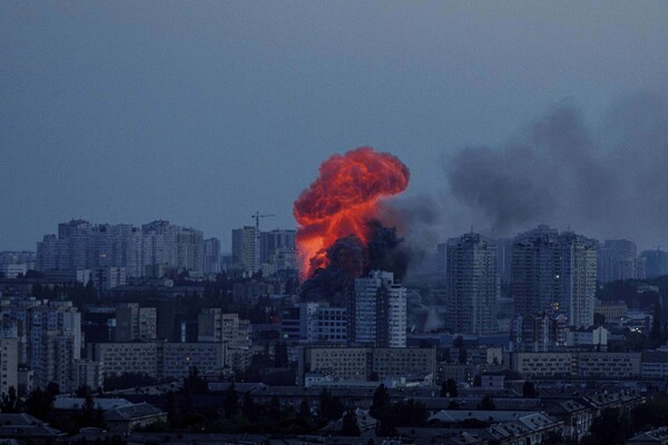 Napad na Kijev 6. lipja 2025. (izvor: AP Photo/Evgeniy Maloletka/Guliver Image)