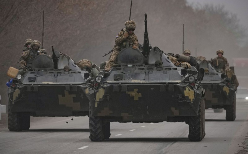 Ukrajinske snage kreću prema Donjecku, 24. veljače 2022., gdje je upravo krenuo ruski napad (izvor: AP Photo/Vadim Ghirda/Guliver Image)