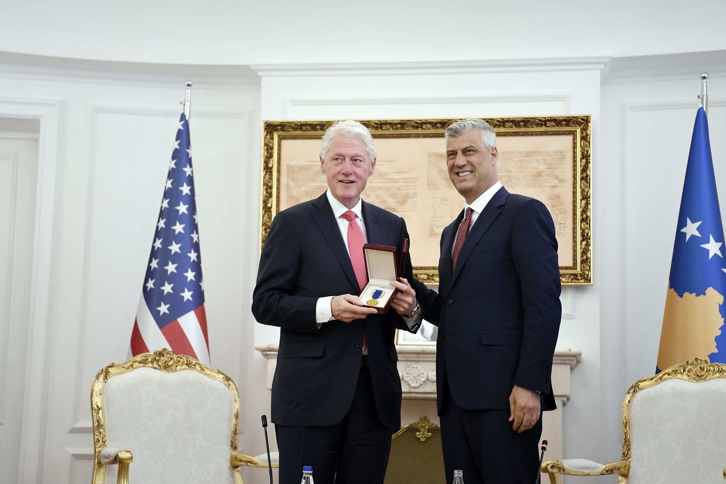 Bill Clinton i Hashim Thaci
