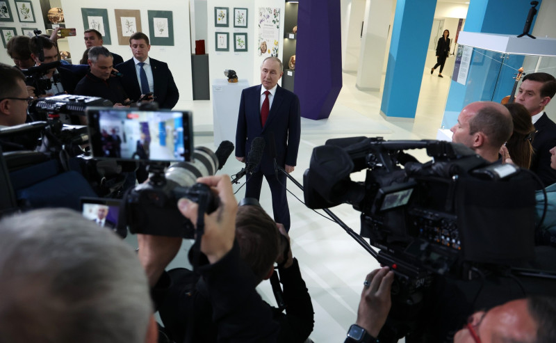 Putin daje izjavu za medije nakon razgovora s Trumpom (izvor: kremlin.ru)