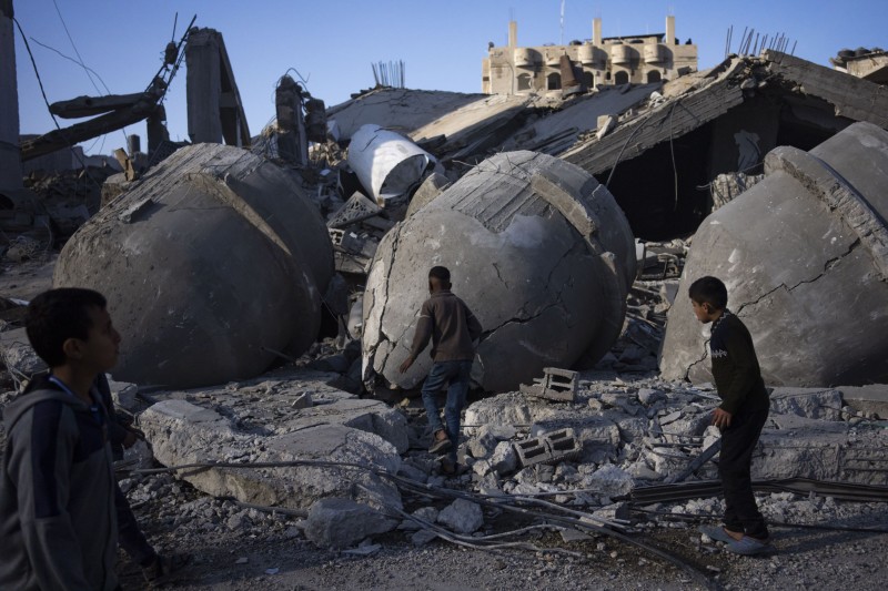 Ruševine nakon izraelskog napada na grad Rafah, 22. veljače 2024. (izvor: AP Photo/Fatima Shbair/Guliver Image)