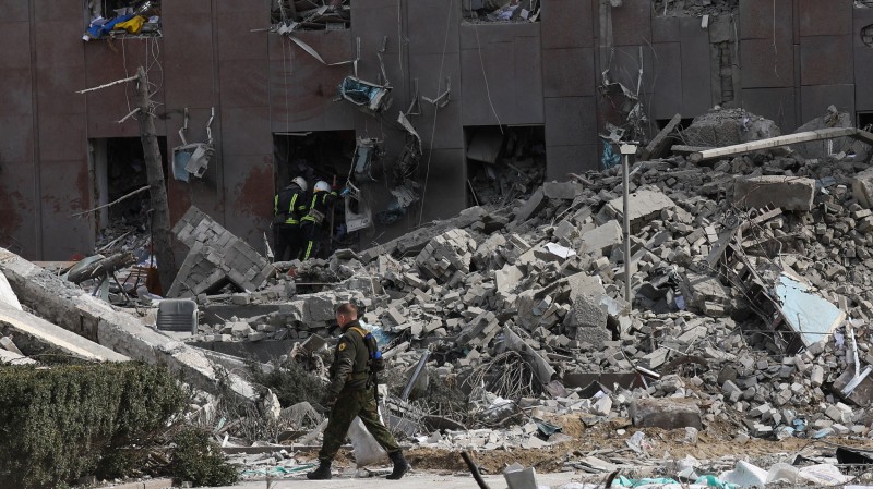 Uništena administrativna zgrada u ukrajinskom gradu Mikolajivu, 29. ožujka 2022. (izvor: REUTERS/Nacho Doce/Guliver Image)