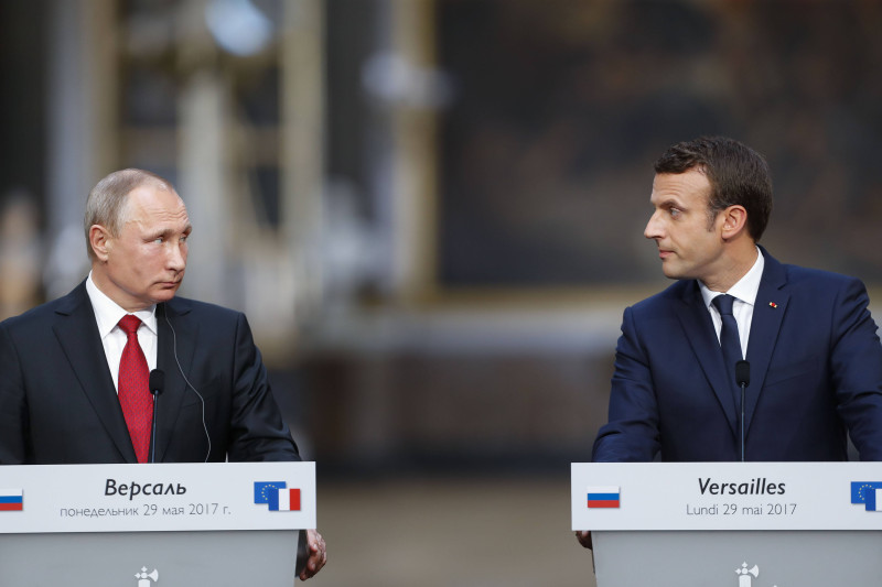 Putin i Macron u Francuskoj 2017. (izvor: Gwendoline LeGoff / Panoramic / Imago Lifestyle / Guliver Image)