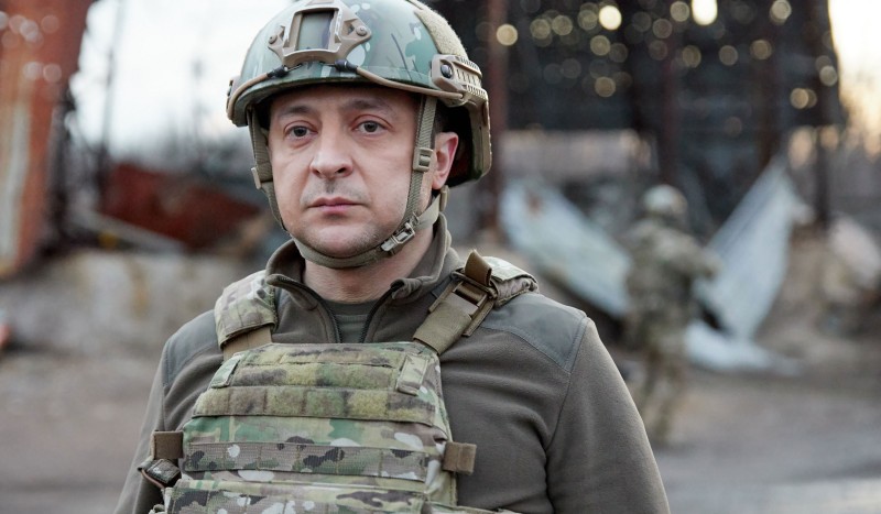 Ukrajinski predsjednik Volodimir Zelenski za vrijeme posjete trupama na fronti, 17. veljače 20222. (izvor: Ured predsjednika Ukrajine)