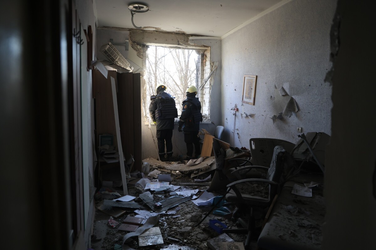 Emergency services at work after a Russian drone hit a city maternity hospital in Zaporizhzhia, Ukraine, Sunday, Feb. 1, 2026. (AP Photo/Kateryna Klochko)