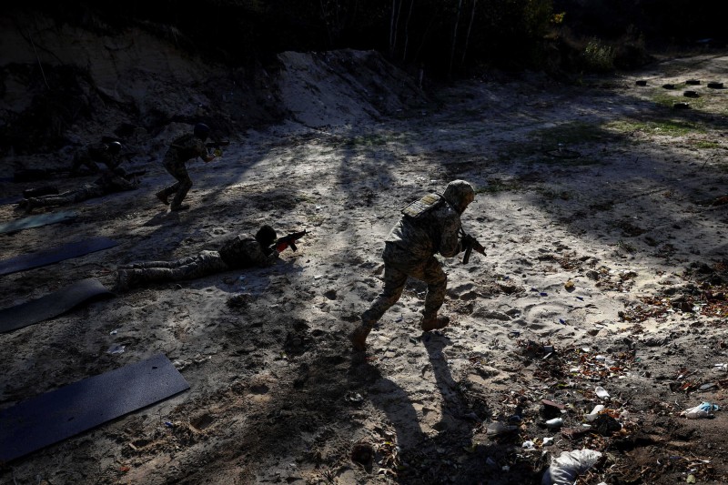 Vojne vježbe ukrajinskih snaga u blizini Kijeva (izvor: Reuters/Guliver Image)
