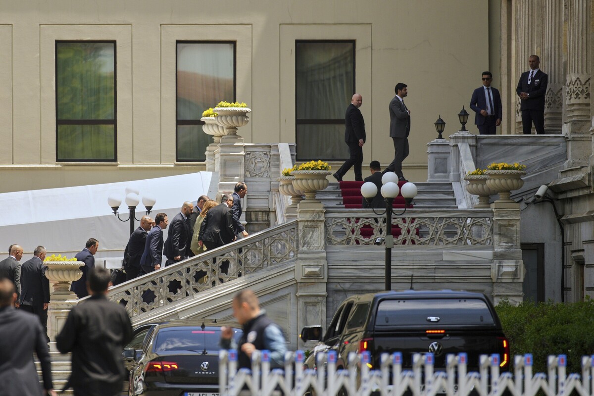 AP Photo/Emrah Gurel/Guliver Image