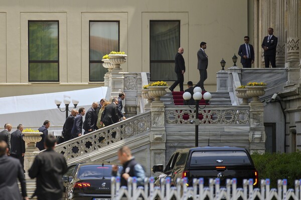 AP Photo/Emrah Gurel/Guliver Image