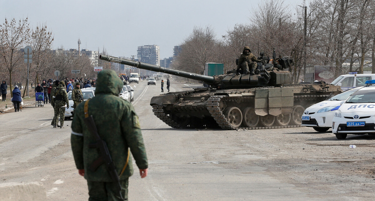 Pro-ruske snage na rubu Mariupolja, 20. ožujka 2022. (izvor: REUTERS/Alexander Ermochenko/Guliver Image)