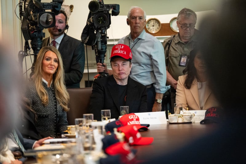 Tesla odobrila Muskov paket od bilijun dolara: vizija umjetne inteligencije pretvara tvrtku u ogledalo krize zapadnog kapitalizma