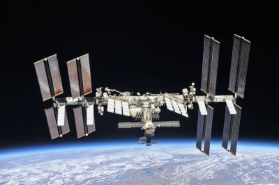 Rusija raketom raznijela vlastiti satelit što je dovelo do stvaranja stotina opasnih krhotina zbog čega je uzbuna oglašena i na Međunarodnoj svemirskoj postaji