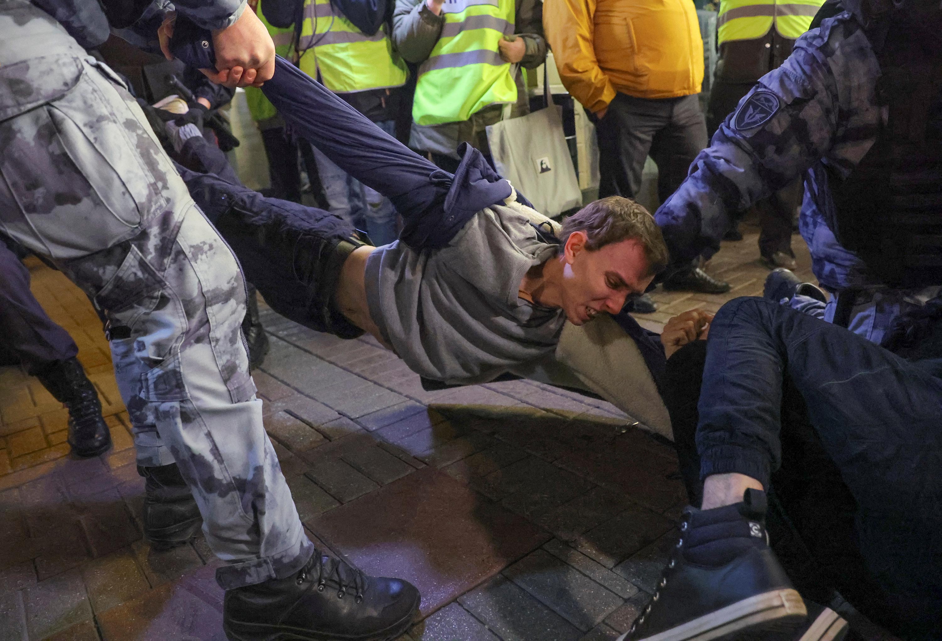Повторная мобилизация после выборов. Протесты против мобилизации в Москве. Протесты в Украине.