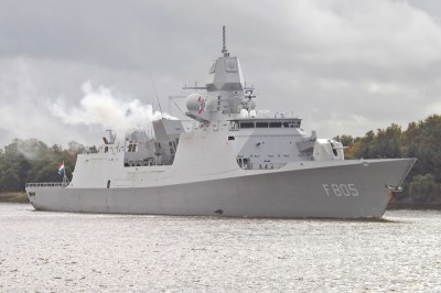 Novi incident u Crnom moru: Ruske snage lovcima i bombarderima potjerale nizozemsku fregatu, tvrde da su tako spriječili povredu granice, Nizozemska pak tvrdi da je njihov brod "satima zlostavljan" te da je izveden udar na njihovu elektroničku opremu
