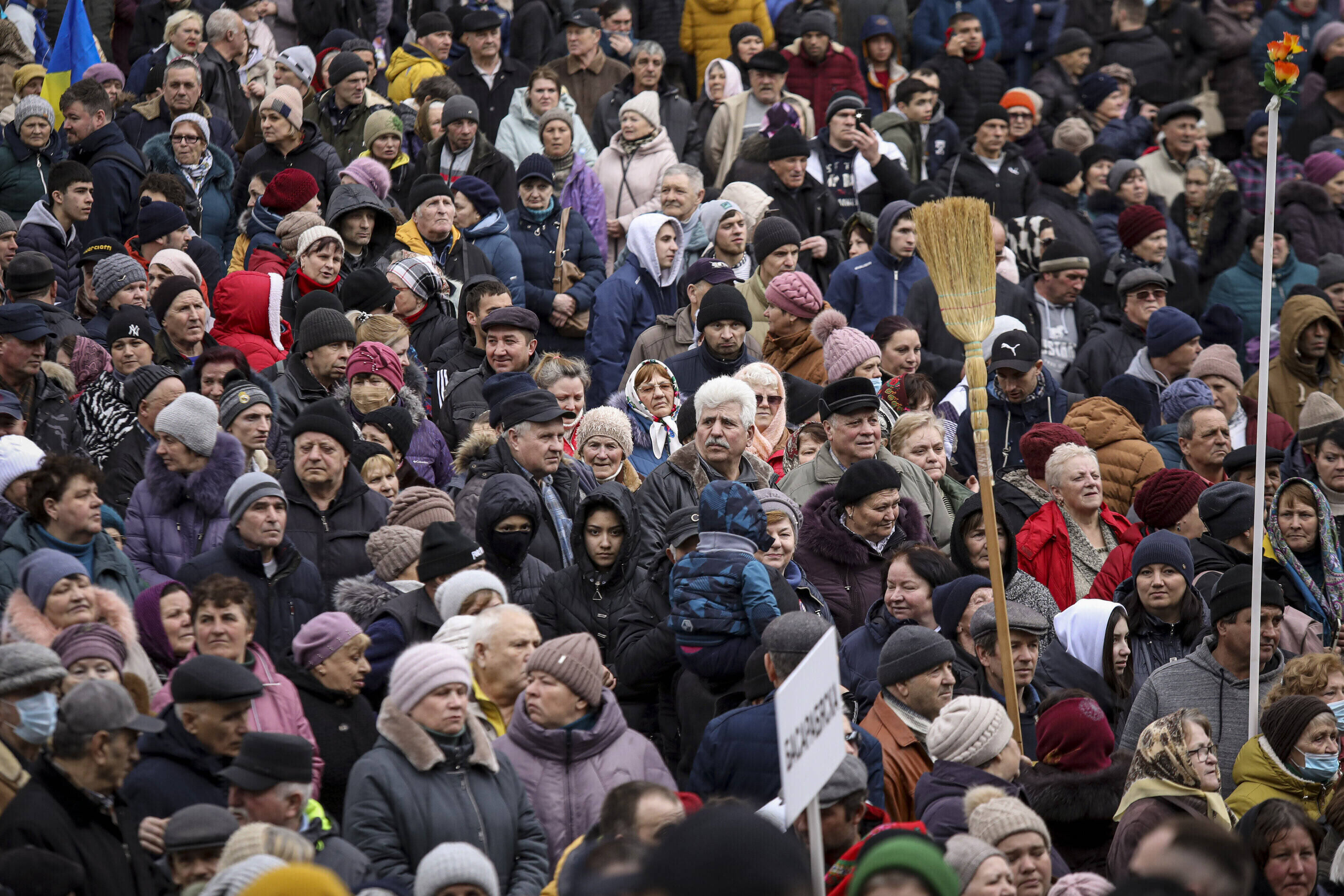Napeto u Moldaviji: Tisuće na ulicama - jesu li ovo "pro-ruski prosvjedi" ili ih se takvima samo želi prikazati? Predsjednica Sandu tvrdi da je krenula moskovska zavjera i plan za rušenje njene vlasti