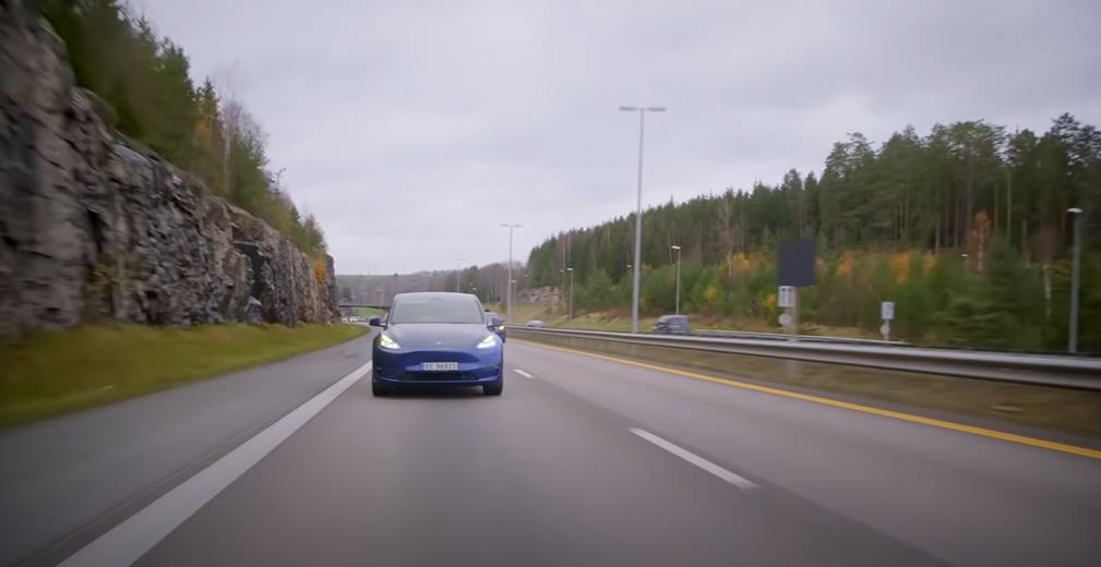 Jedan od najvećih proizvođača nafte na svijetu u ratu je s benzinom: Oko 80% prodanih automobila u Norveškoj 2022. godine bilo je električno, to je čak 10 puta veći postotak nego u Europskoj uniji, kako je to moguće?