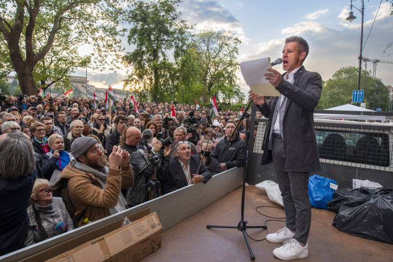 Od pomilovanja do pješačkog marša: Je li Peter Magyar mađarski reset ili projekt Bruxellesa u predratnoj Europi?