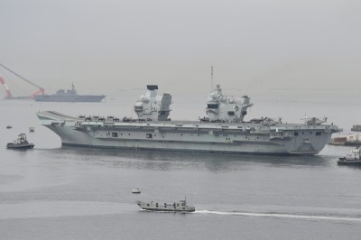 HMS Queen Elizabeth u Singapuru: Britanski novi nosač zrakoplova u misiji projekcije "globalne snage"